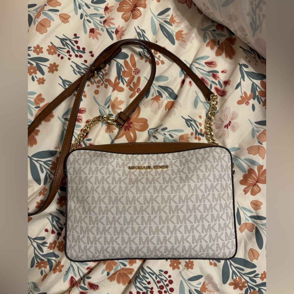 Michael Kors Jet Set Crossbody Bag Purse